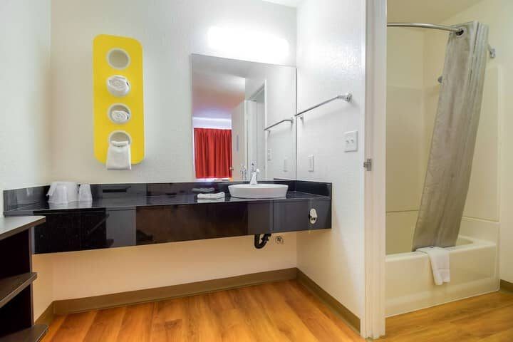 Room 33 of 44
