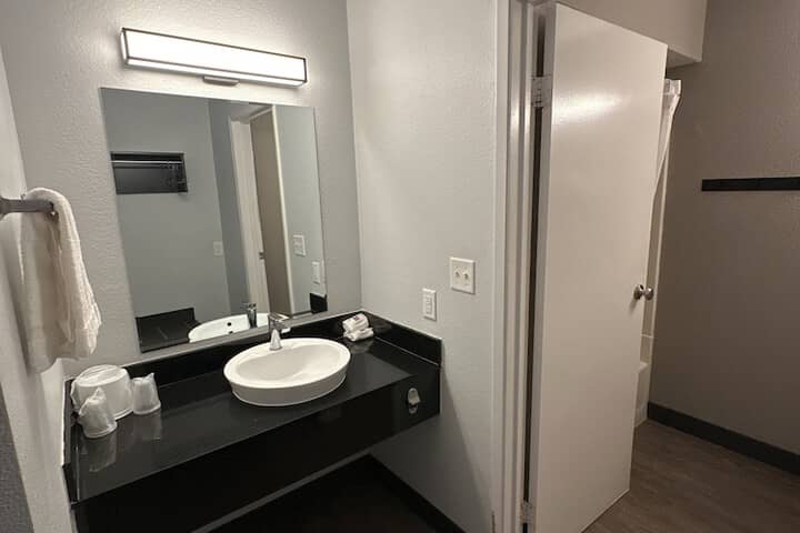 Room 30 of 44