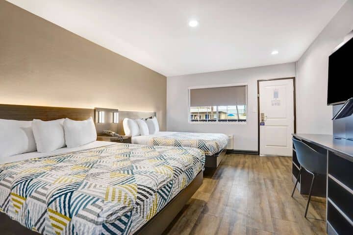 Room 16 of 35