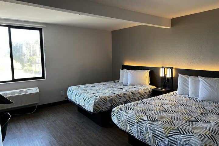 Room 4 of 44