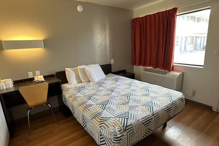 Room 9 of 44