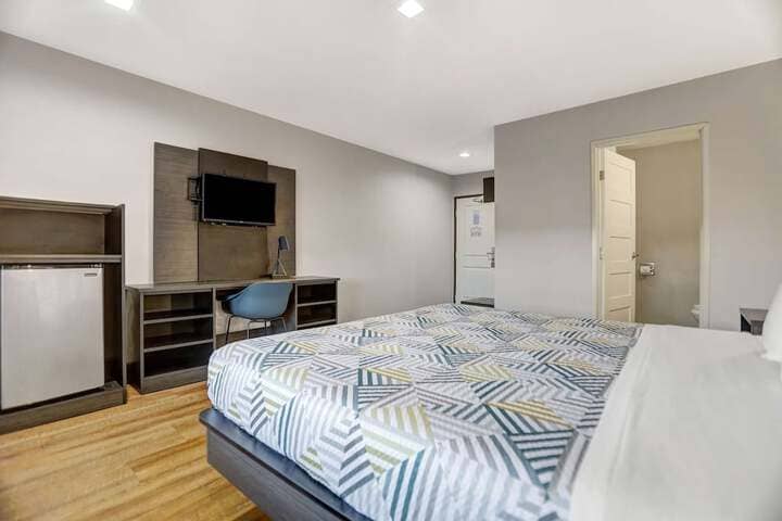 Room 9 of 35