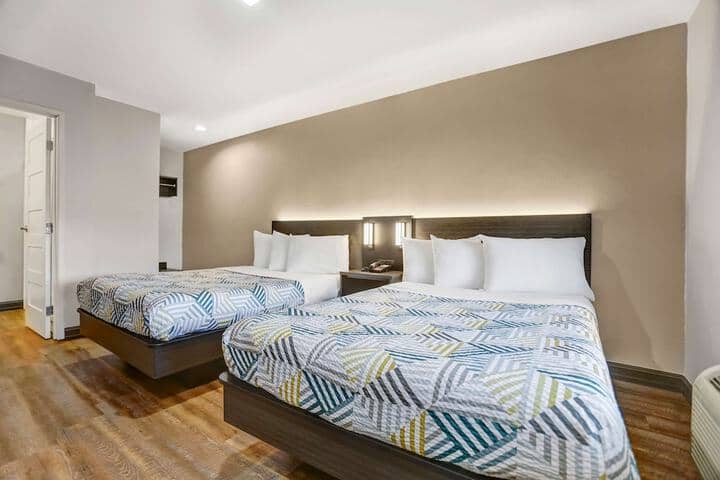 Room 10 of 35